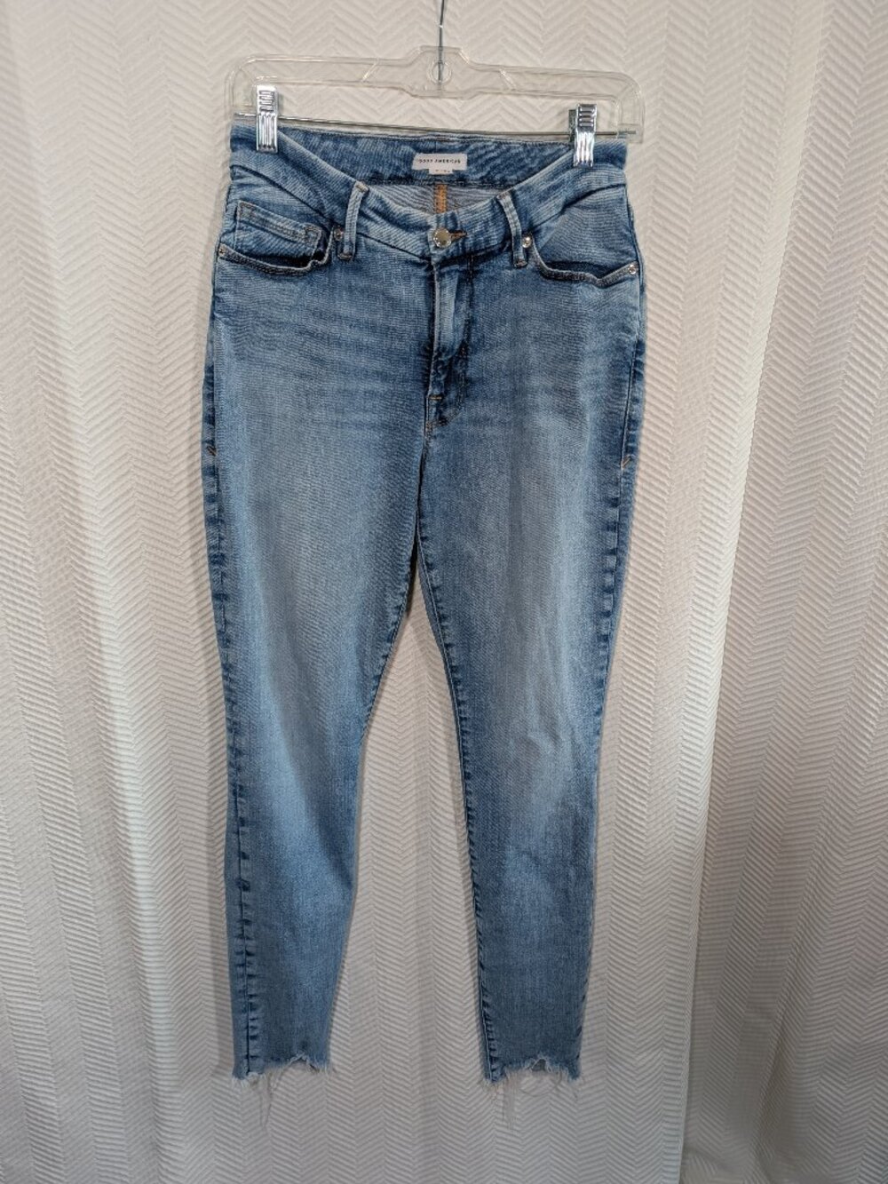 Good American Good Legs Skinny Jeans Stretch Size 8/29 Style GLL873T Chewed Hem
